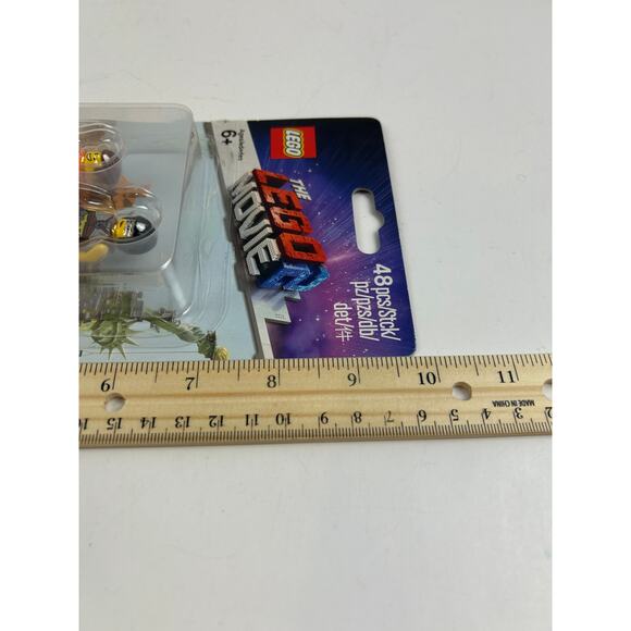 LEGO Movie 2 Minifigures Emmet & Lucy Set 853865 Sealed 48pcs - Picture 4 of 5